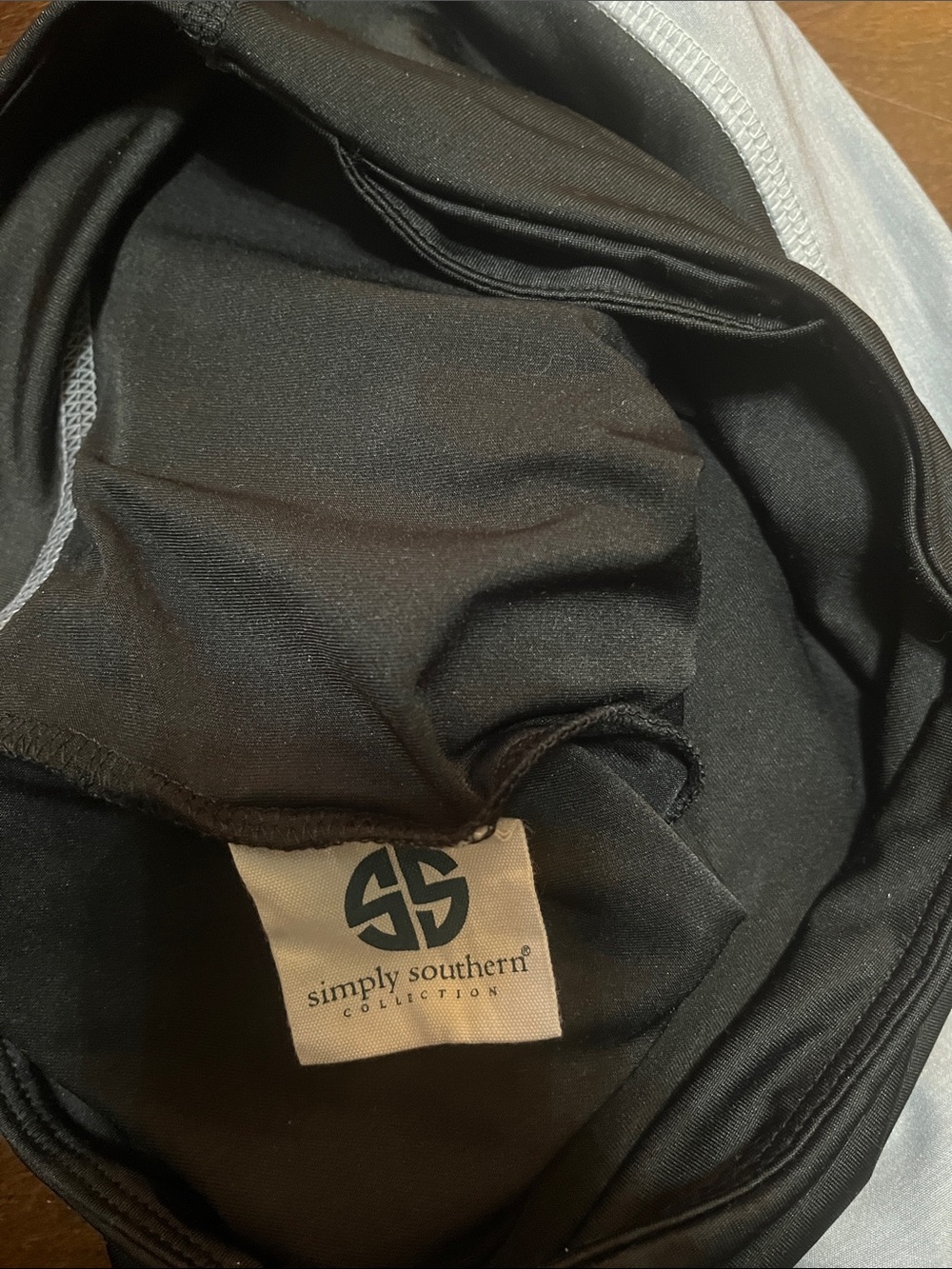 Simply Southern Women’s Athletic Skorts with Black Waistband and Trim Size Small - Picture 10 of 11